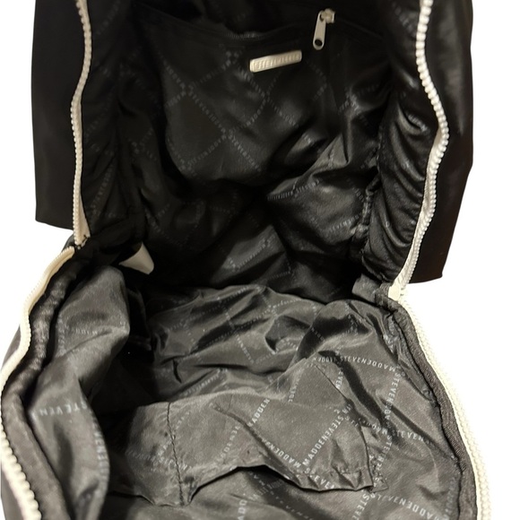 Steve Madden Black and White Backpack Asymmetrical Zip Pocket Medium Size - Picture 7 of 8